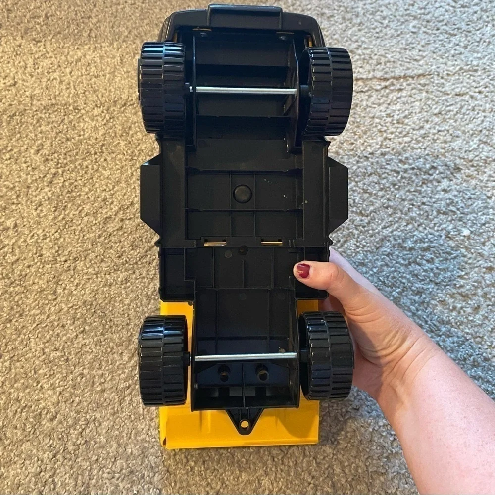 Vintage Tonka Pressed Metal Dump Truck Toy Yellow